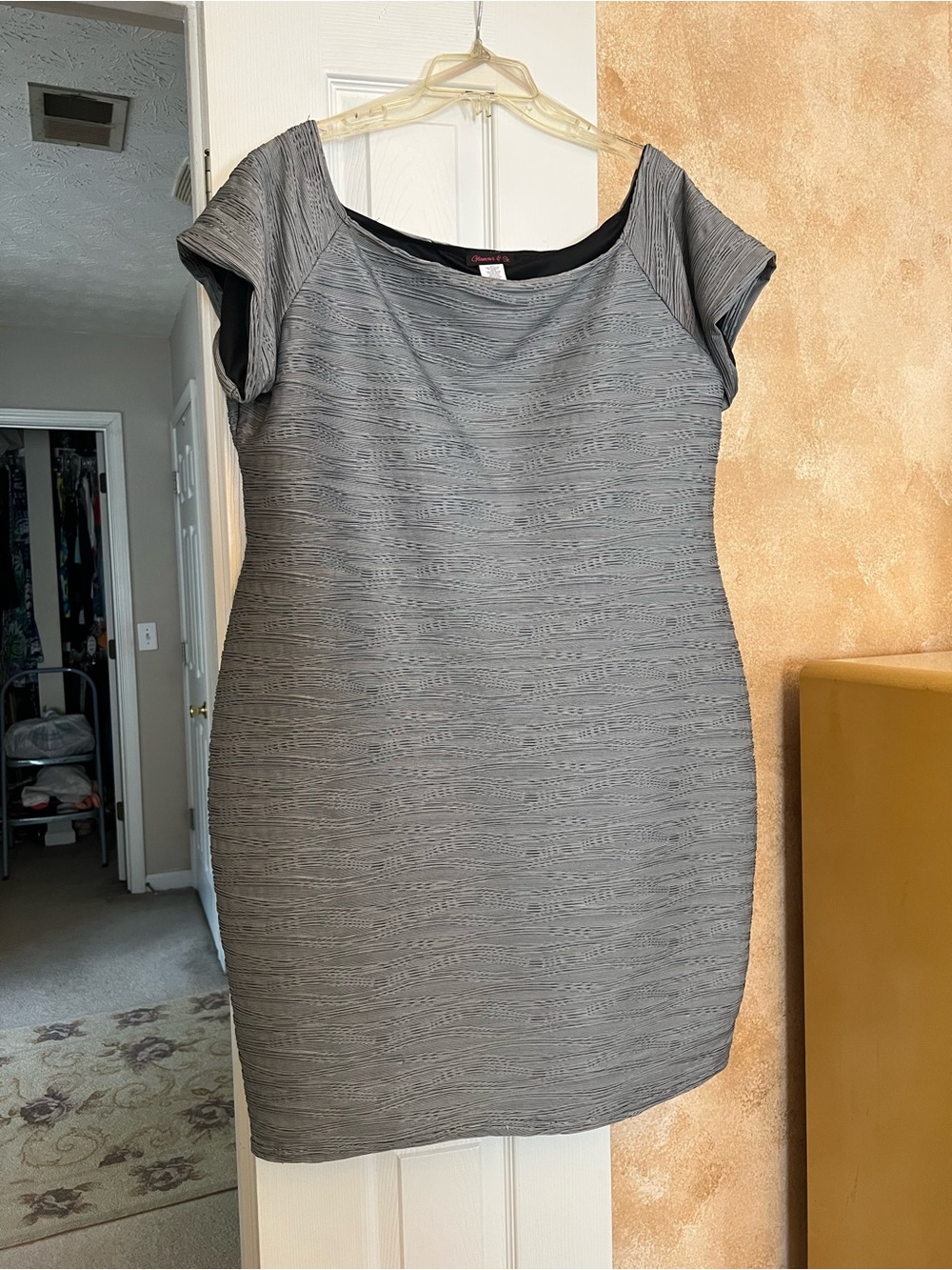 Glamour & Co. Gray Textured Midi Bodycon Sheath Dress